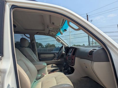 Used 2004 Toyota Land Cruiser AWD/4WD image 15