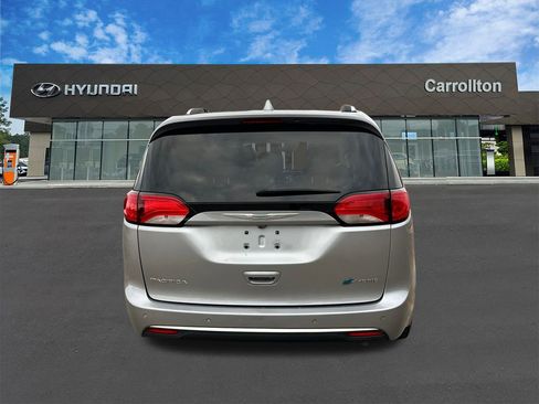 Used 2018 Chrysler Pacifica Limited w/ Advanced Safetytec Group image 6