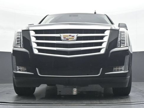 Used 2019 Cadillac Escalade Luxury AWD/4WD image 26