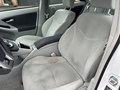 Used 2011 Toyota Prius Three image 9