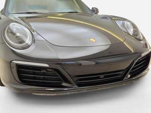Used 2019 Porsche 911 Carrera RWD image 4