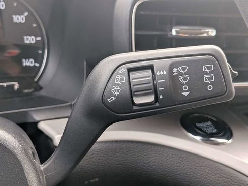 Used 2024 Ford Explorer XLT w/ Equipment Group 202A RWD image 28