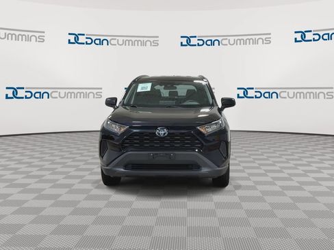Used 2020 Toyota RAV4 LE AWD/4WD image 3