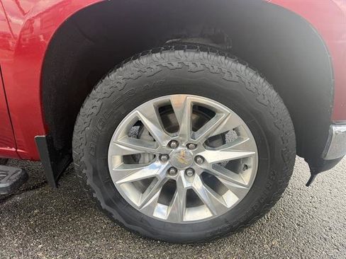 Used 2021 Chevrolet Silverado 1500 LTZ w/ Z71 Off-Road Package image 9