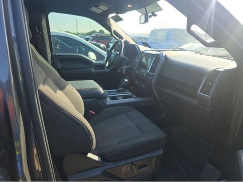 Used 2017 Ford F150 XLT w/ Equipment Group 302A Luxury RWD image 16