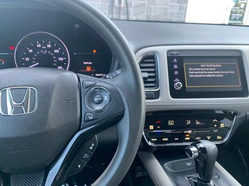 Used 2021 Honda HR-V EX image 9