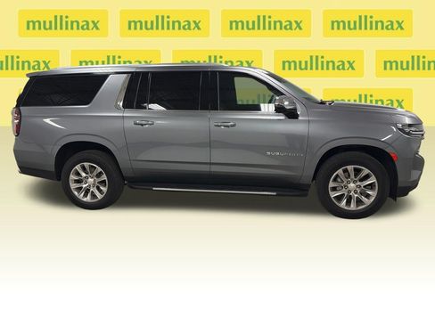 Used 2021 Chevrolet Suburban Premier w/ Premium Package AWD/4WD image 17