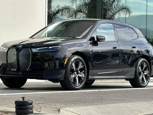Used 2023 BMW iX xDrive50 AWD/4WD image 7