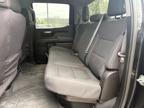 Used 2022 Chevrolet Silverado 1500 Custom Trail Boss w/ Safety Confidence Package AWD/4WD image 9