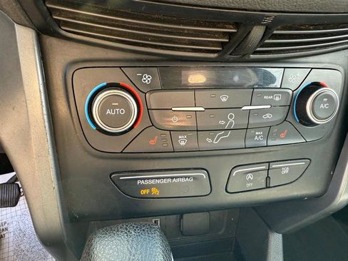 Used 2018 Ford Escape SE w/ Ford Safe & Smart Package image 11