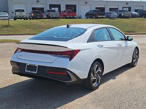 New 2025 Hyundai Elantra Sport image 5