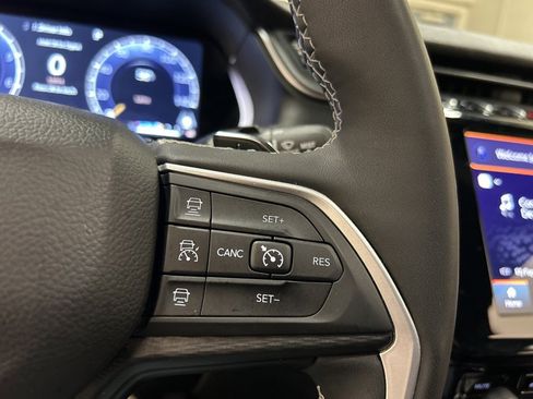 Used 2023 Jeep Grand Cherokee Altitude image 22