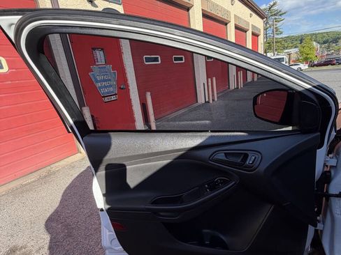 Used 2018 Ford Focus S FWD image 19