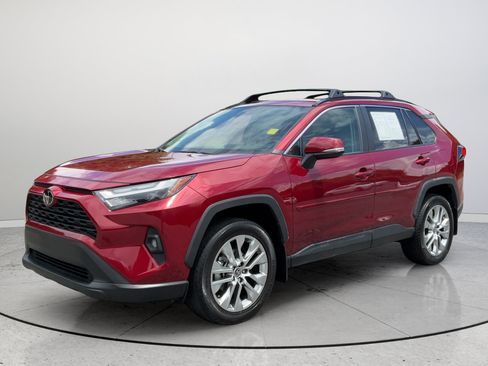 Used 2025 Toyota RAV4 XLE Premium FWD image 4