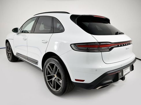 Certified 2025 Porsche Macan image 3