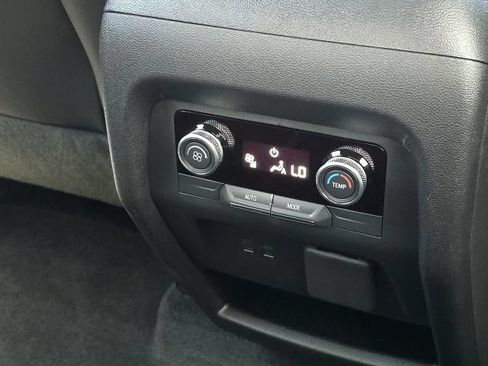 Used 2025 Buick Enclave Sport Touring w/ Power Package FWD image 20