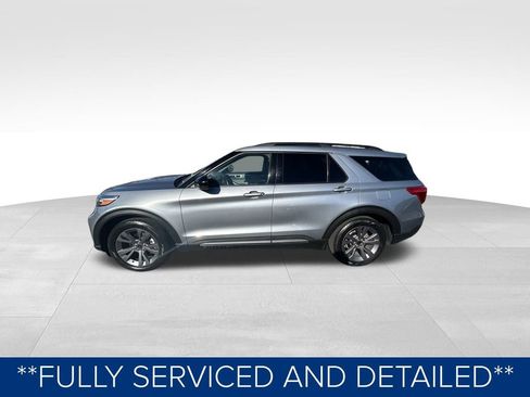 Used 2022 Ford Explorer XLT w/ Equipment Group 202A image 12