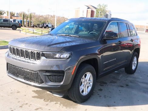 New 2025 Jeep Grand Cherokee Laredo w/ Luxury Tech Group I image 10