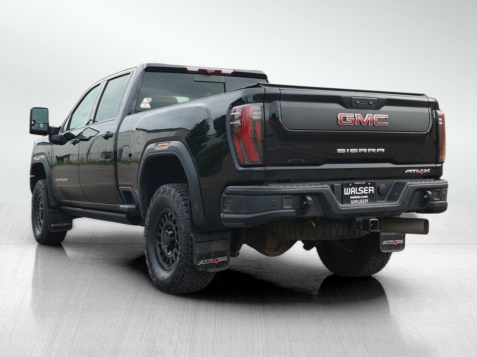 Used 2024 GMC Sierra 2500 AT4X w/ AT4X AEV Edition AWD/4WD image 3