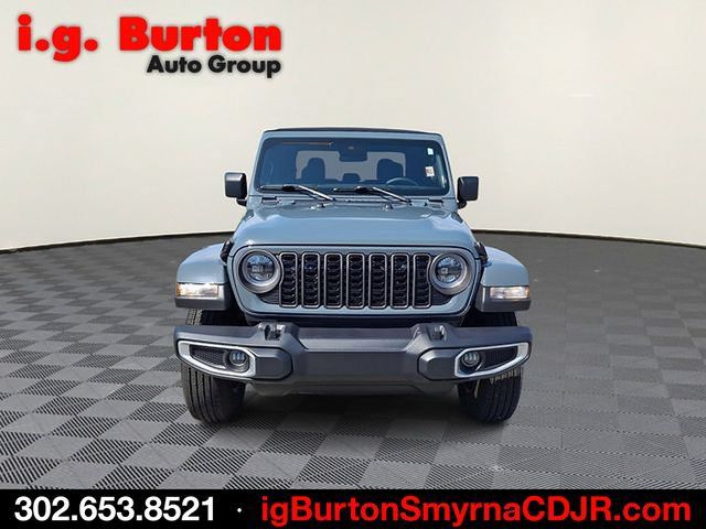 Used 2024 Jeep Gladiator Sport AWD/4WD image 2