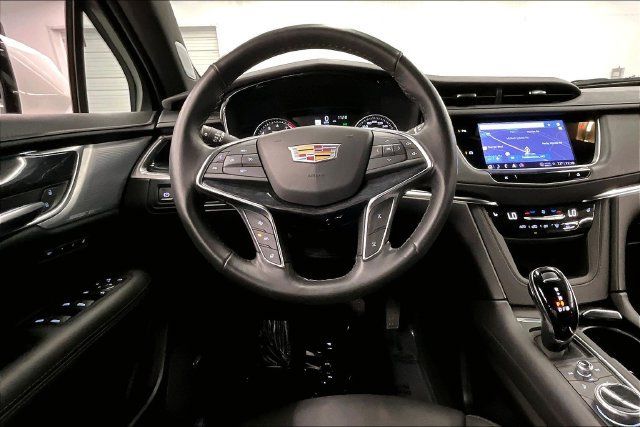 Used 2023 Cadillac XT5 Premium Luxury AWD/4WD image 6