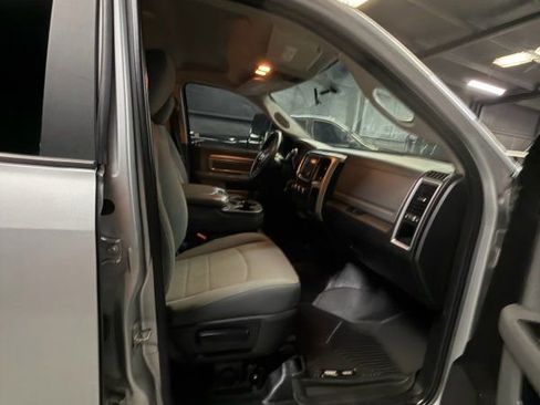 Used 2018 RAM 2500 SLT AWD/4WD image 17