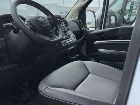 Used 2026 RAM ProMaster 2500 w/ Convenience Group FWD image 2