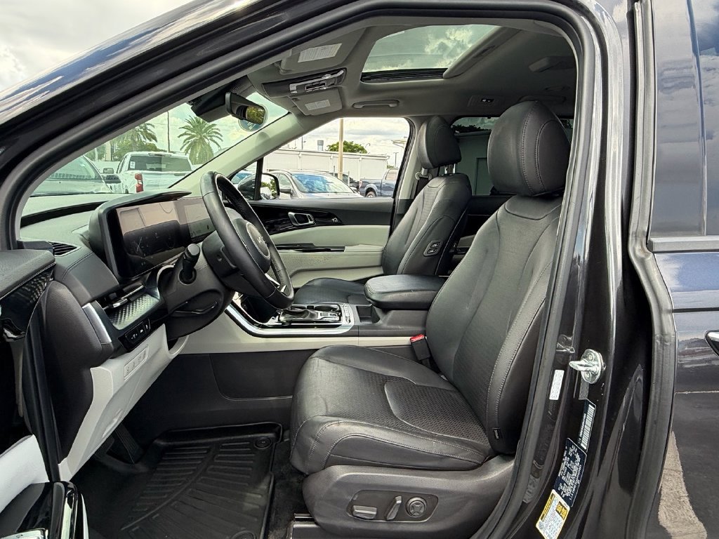 Used 2024 Kia Carnival SX Prestige FWD image 9