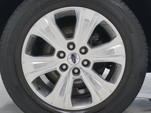 Used 2015 Ford Expedition Platinum image 28