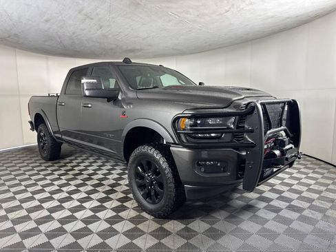 Used 2024 RAM 2500 Limited AWD/4WD image 3