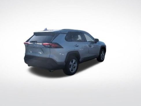Used 2021 Toyota RAV4 XLE image 5