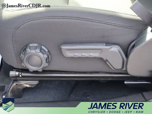 Used 2023 Jeep Wrangler Unlimited w/ Cold Weather Group AWD/4WD image 23