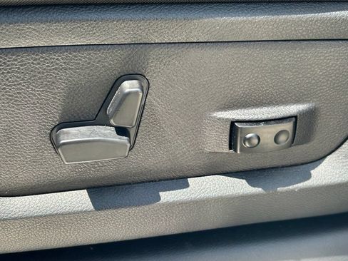Used 2025 RAM 3500 Limited AWD/4WD image 29