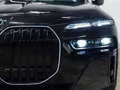 Used 2025 BMW i7 xDrive60 w/ Executive Package image 10