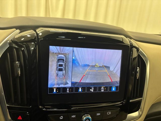 Used 2022 Chevrolet Traverse Premier AWD/4WD image 24