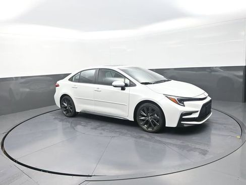 Used 2026 Toyota Corolla XSE FWD image 21