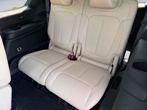 Used 2024 Jeep Grand Cherokee L Limited w/ Trailer Tow Package image 18