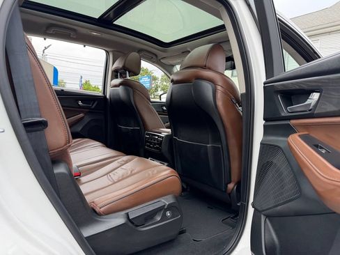 Used 2024 Acura MDX SH-AWD w/ Advance Package image 12