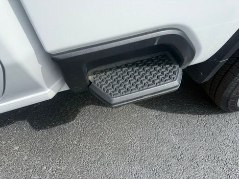 Used 2023 Chevrolet Silverado 2500 LTZ image 29