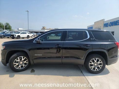Used 2022 GMC Acadia SLE w/ LPO, Floor Liner Package FWD image 4