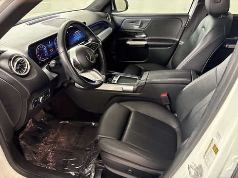 Used 2025 Mercedes-Benz GLB 250 4MATIC image 29