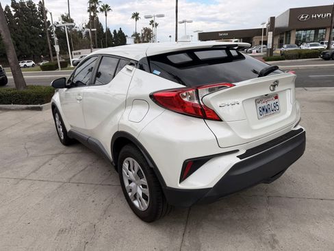 Used 2019 Toyota C-HR LE FWD image 3