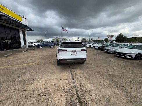 Used 2025 Chevrolet Equinox LT AWD/4WD image 12