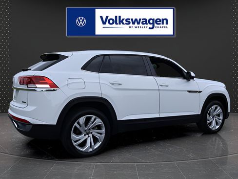 Certified 2022 Volkswagen Atlas Cross Sport SE AWD/4WD image 9