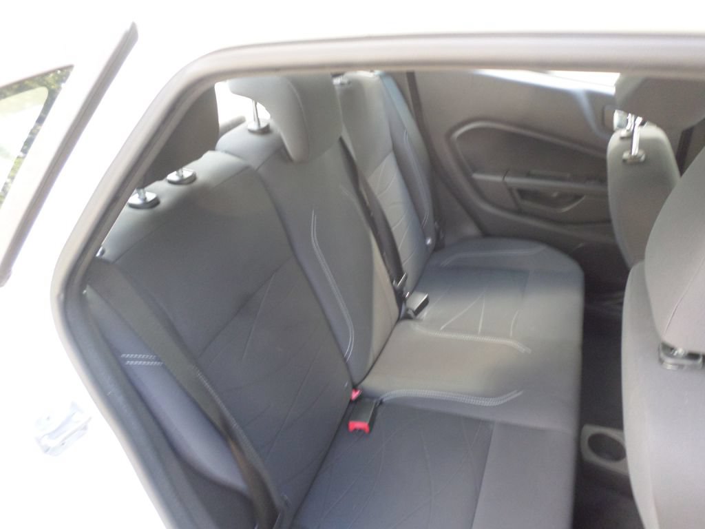 Used 2014 Ford Fiesta SE FWD image 17