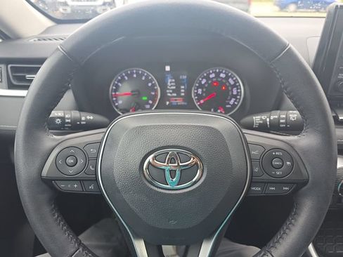 Used 2022 Toyota RAV4 XLE Premium AWD/4WD image 12