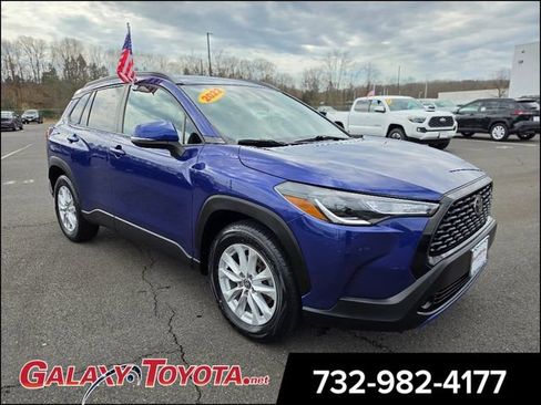 Used 2022 Toyota Corolla Cross LE AWD/4WD image 1
