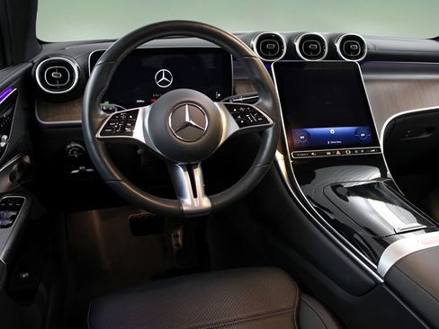 Used 2024 Mercedes-Benz GLC 300 4MATIC image 14