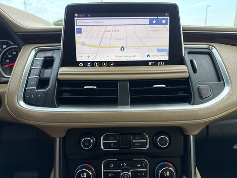 Used 2021 Chevrolet Tahoe Premier w/ Premium Package AWD/4WD image 9
