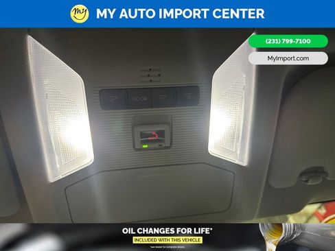 Used 2025 Toyota RAV4 LE AWD/4WD image 23